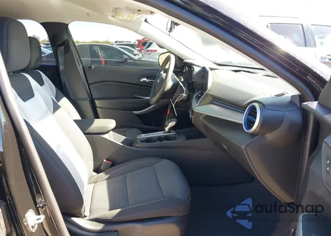 2025 Chevrolet Trax Fwd Ls z USA, uszkodzony, nr VIN KL77LFEPXSC344688